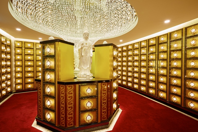 Suite-9B-荣恩阁 A columbarium suite that signifies a steady overall style with the "Flourishing Bodhi" niche facade, constitutes the serenity of an eternal resting place.. 通过“菩提”骨灰位外观标志着稳定的整体风格, 朔造永恒安息之地。Video / 视频