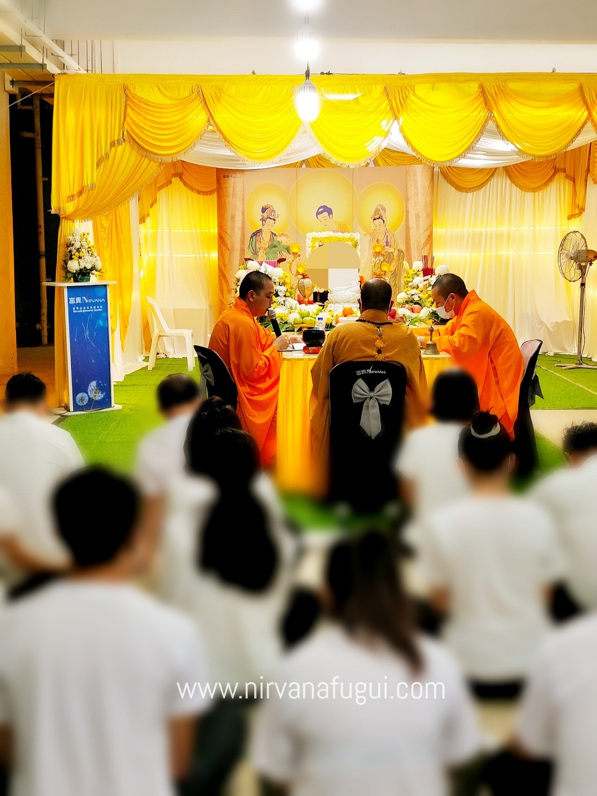 Read more about the article What is the Etiquette Required When Attending a Buddhist Funeral Wake in Singapore?