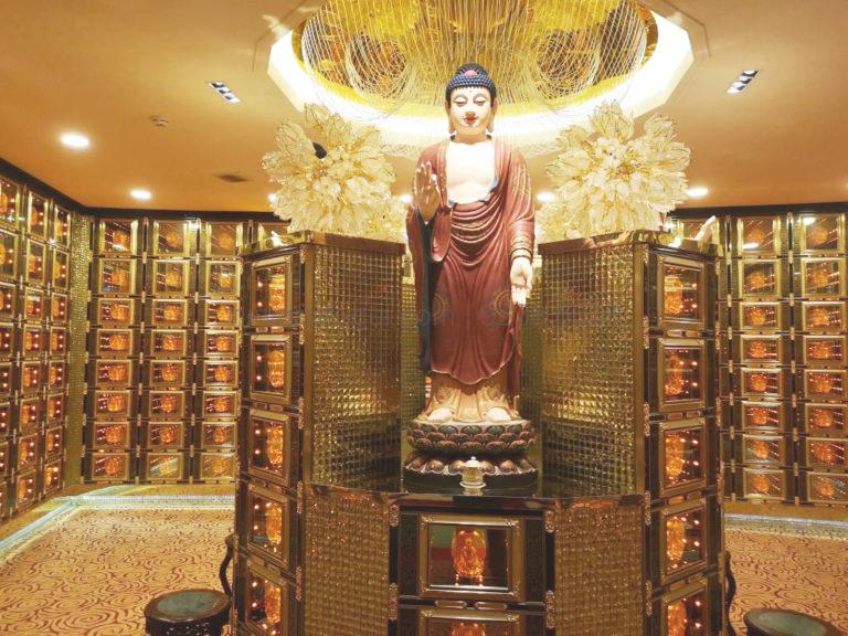 Suite-8B-浩恩阁 This columbaria suite reflects the essence and spirit of "Noble Eightfold Path" leading to enlightenment .骨灰位设计呈托出“八正道”的精神和启蒙。Video / 视频