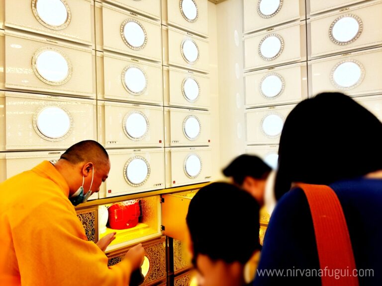 Installation of Urn into Niche