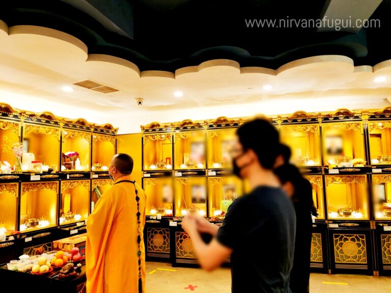 Rituals and offering will be held in the Ji-Ling temple at Nirvana Singapore, during the 49 Days Mourning Period