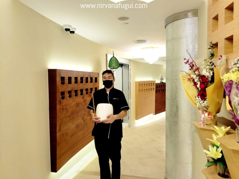 The escorts and the chanting master will transport the urn safely to Nirvana columbarium