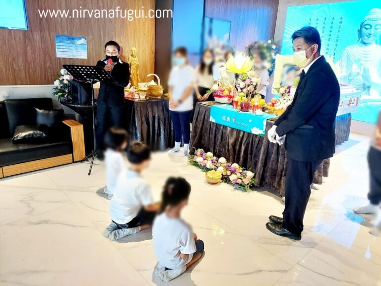 Funeral service director is guiding the family members in the funeral rites