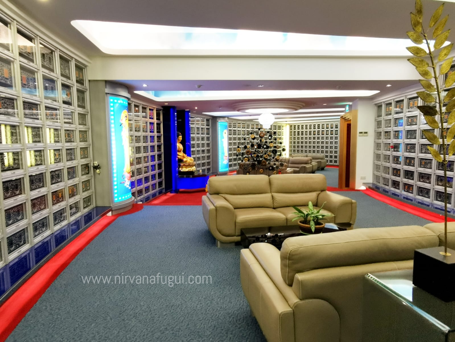 This columbarium is spacious and have the sofa seats for family members to gather.
